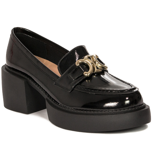 D&A Women's shoes on the platform black lacquer