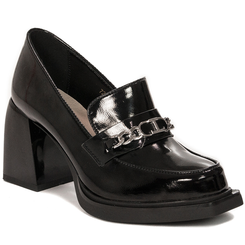 D&A Women's shoes on the post, black lacquer