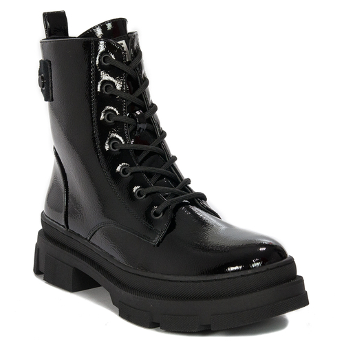 D&A Women's warmed lacquered Black Ankle boots