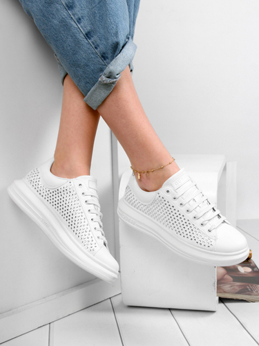 Guess Women Low Shoes White Laced