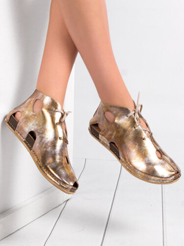 Maciejka Gold Flat shoes