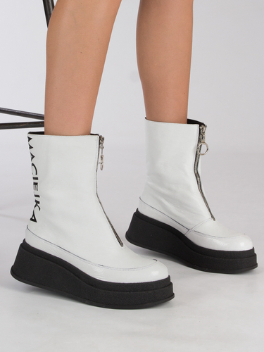 Maciejka Women's White Boots