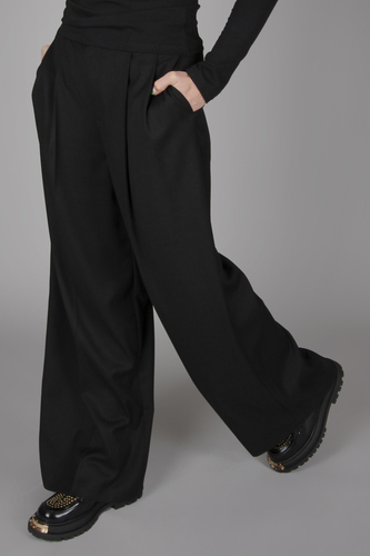 Opra Wafa Black Pants