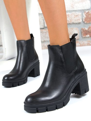 Tamaris Black Leather Boots