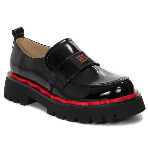 Women's leather shoes Artiker on the Black platform