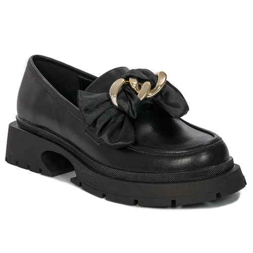 Women's leather shoes Artiker on the Black platform