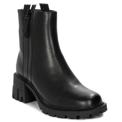 Artiker Women's black warmed leather boots