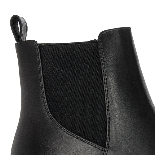 Black boots Sergio Leone insulated on the post