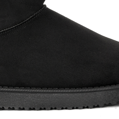 Black women's slip-on platform boots