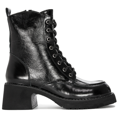 Boccato Women's leather ankle boots on a black post