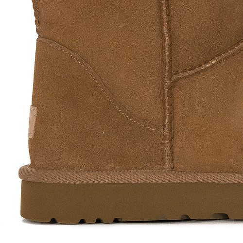Classic Short II Chestnut brown boots