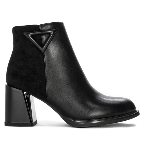 D&A Women's Black warmed boots 