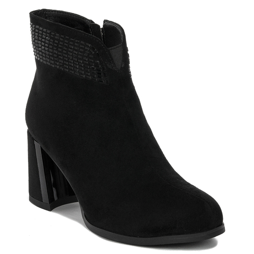D&A Women's black ankle boots