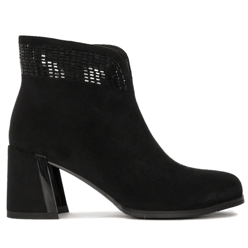 D&A Women's black ankle boots