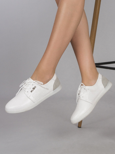 Filippo DP008/22 WH White Flat Shoes