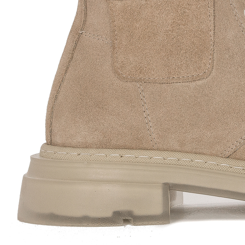 Leather Boccato boots on a Beige platform