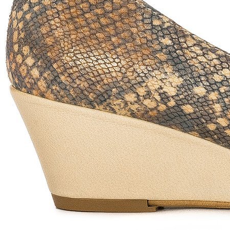 Maciejka 01304-68/00-1 Gold Reptile Flat Shoes