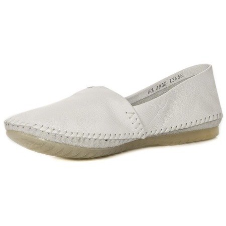 Maciejka 01930-11-00-0 White Flat Shoes