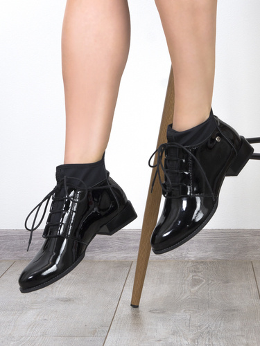 Maciejka 04744-01/00-7 Black Lace-up Boots