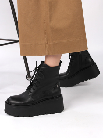 Maciejka 05294-50/00-6 Black Lace-UP Boots