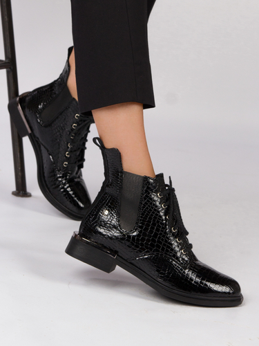Maciejka Black Patent women's Lace-Up Boots
