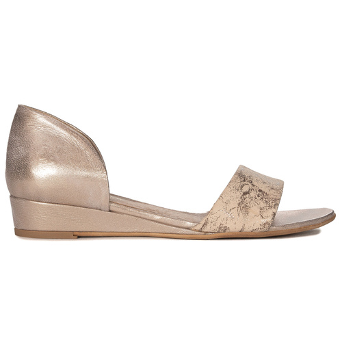 Maciejka Women Beige and Gold Sandals