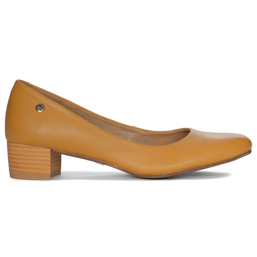 Maciejka Yellow Pumps