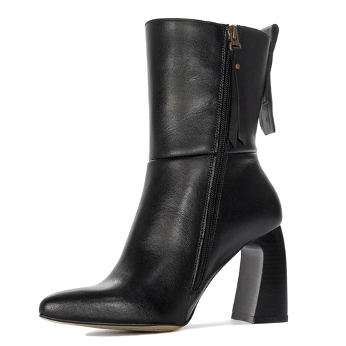 Opra Zahia  Black Boots