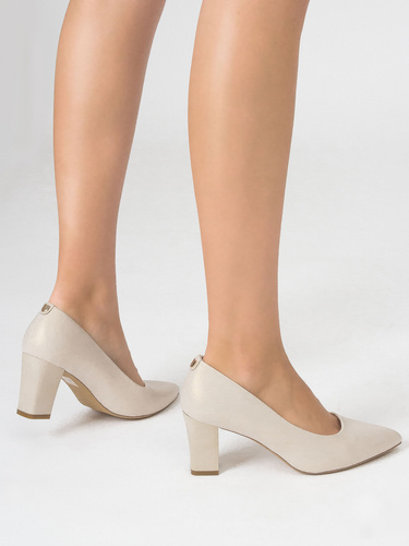 Sergio Leone Beige Pearl Pumps