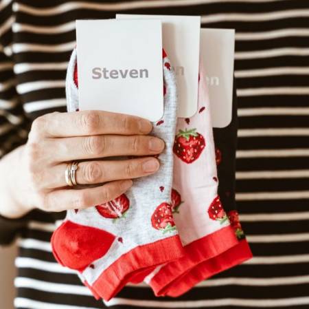 Socks Steven 114 Gray / Strawberries