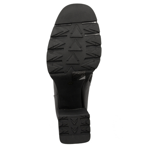 Women's Filippo boots on a black insulated post