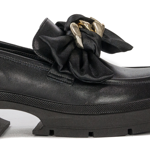 Women's leather shoes Artiker on the Black platform