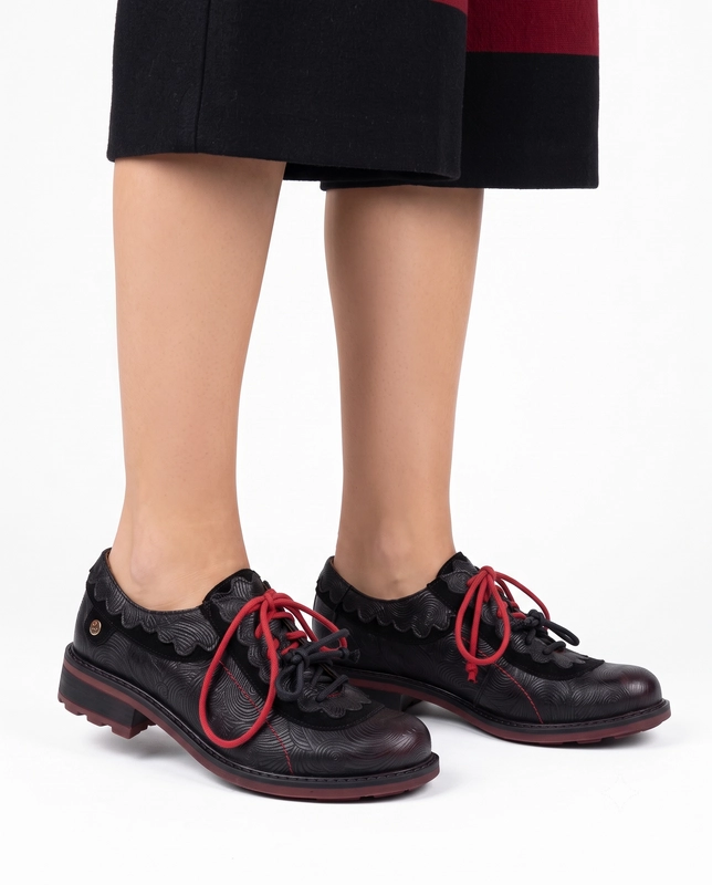 Maciejka Women's Leather Low Shoes Black Red 07600-08/00-1
