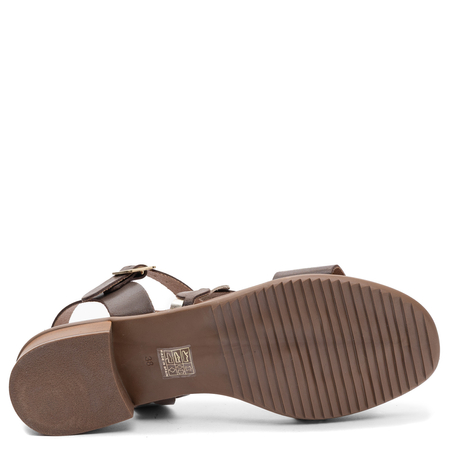 Maciejka Leather Flat Sandals With Decorative Strap Brown E7394-02/00-1