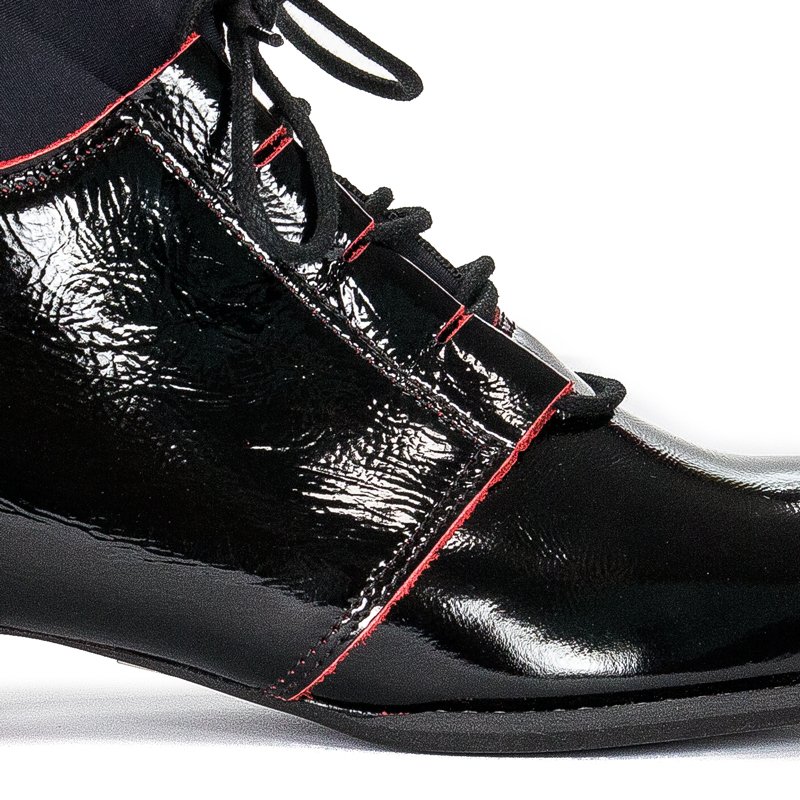Maciejka 04744-16/00-5 Black Lace-up Boots