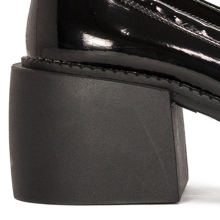 S.Barski Women's shoes on the platform black lacquer