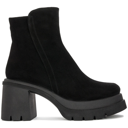 Leather Boccato boots on the Black post