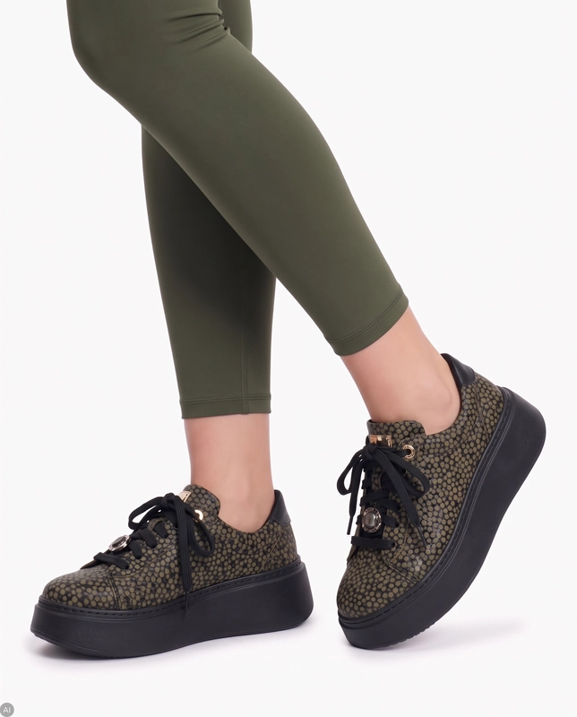 Maciejka Skórzane Sneakersy Damskie Na Platformie Brązowe W Kropki 6191W-17/00-8
