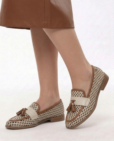 Maciejka Leather Perforated Loafers Tassel Beige-Brown HJ760-14/00-1