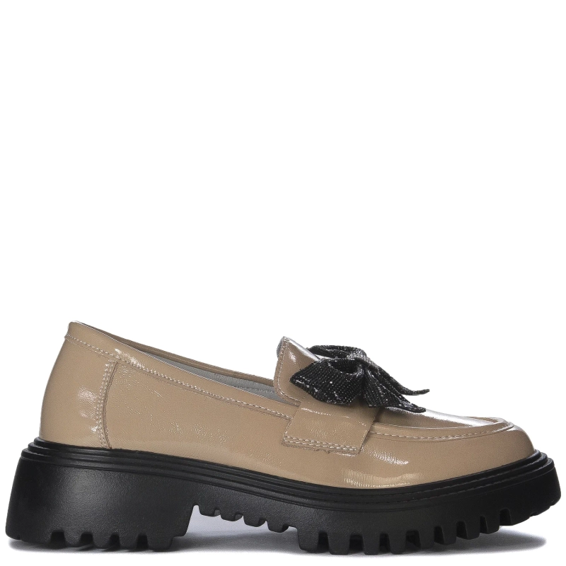 Women's leather shoes Artiker on the Beige platform