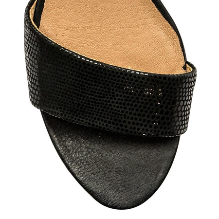 Maciejka Leather Low-Wedge Sandals with Closed Heel Black 01971-11/00-5