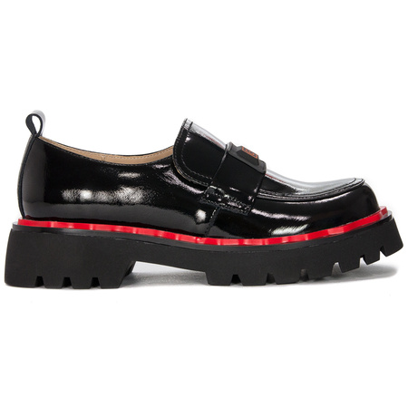 Women's leather shoes Artiker on the Black platform