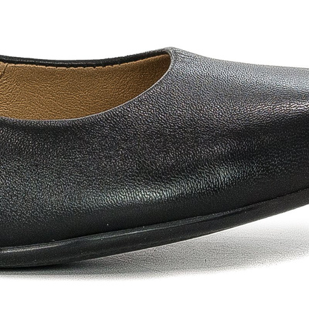 Maciejka Leather Comfortable Women’s Court Shoes Low Block Heel Black 03330-20/00-1