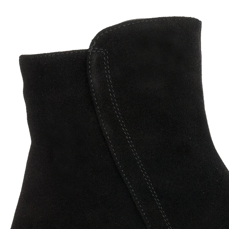 Leather Boccato boots on the Black post