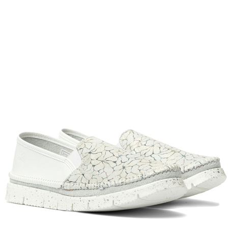 Maciejka Leather Slip-On Loafers Textured Toe White Silver 03512-70/00-0