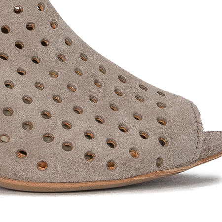 Maciejka 05420-10/00-5 Dark Beige Boots