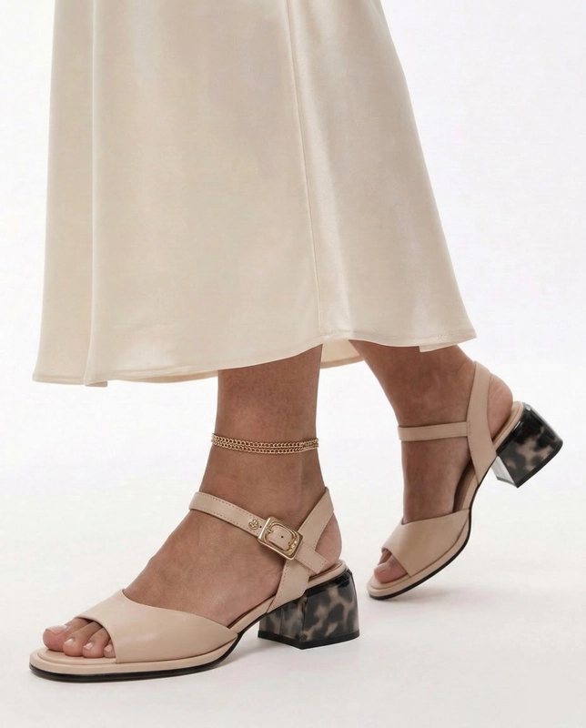 Maciejka Leather Block-Heel Sandals With Strap Beige K7523-04/00-1