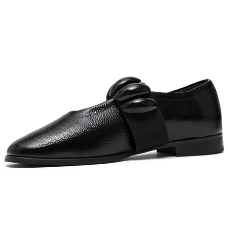 Boccato Skórzane Lakierowane Półbuty Damskie Wsuwane z Ozdobnym Paskiem Czarne 728-826-BLACK