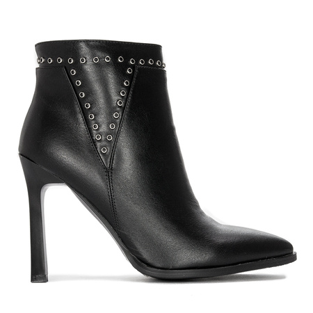 Women's Filippo boots on a black insulated heel