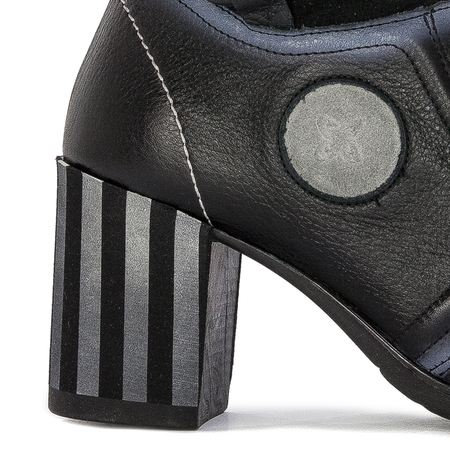 Maciejka 05599-01/00-7 Black and White Boots